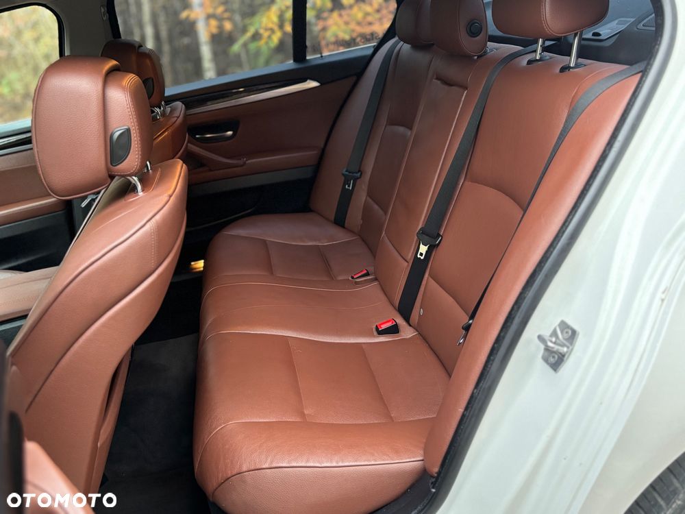 BMW Seria 5 535i - 22