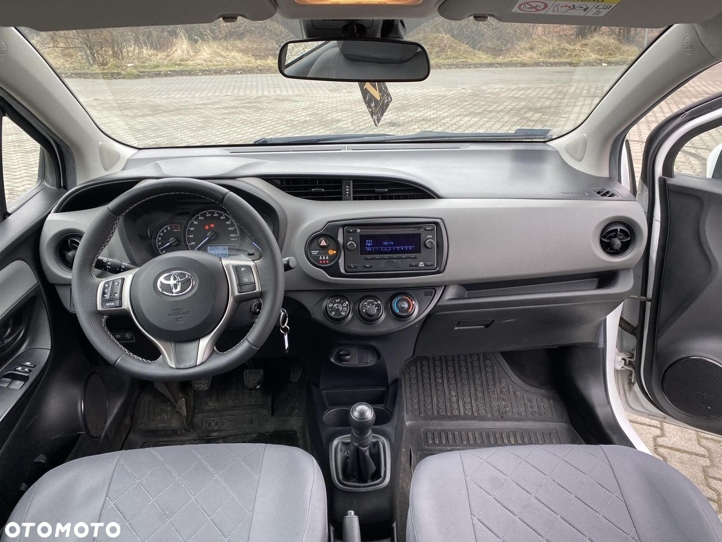 Toyota Yaris - 17