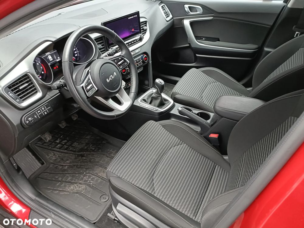 Kia XCeed 1.5 T-GDI M - 10