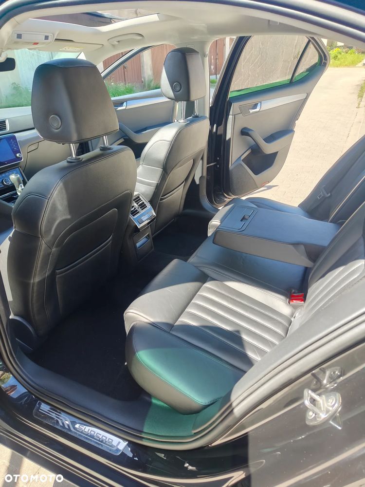 Skoda Superb 2.0 TDI L&K DSG - 8