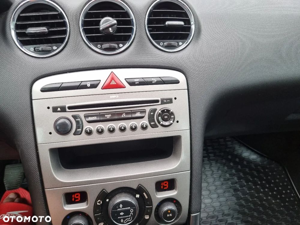 Peugeot 308 1.6 Premium Plus - 32