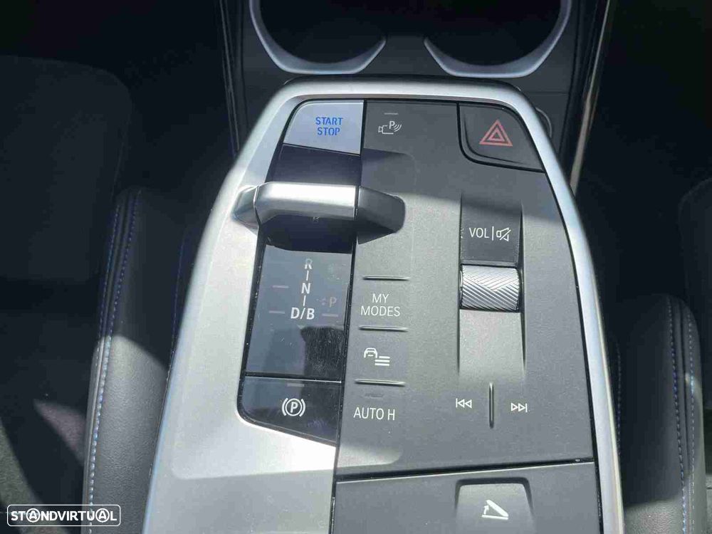 BMW iX2 eDrive20 - 14