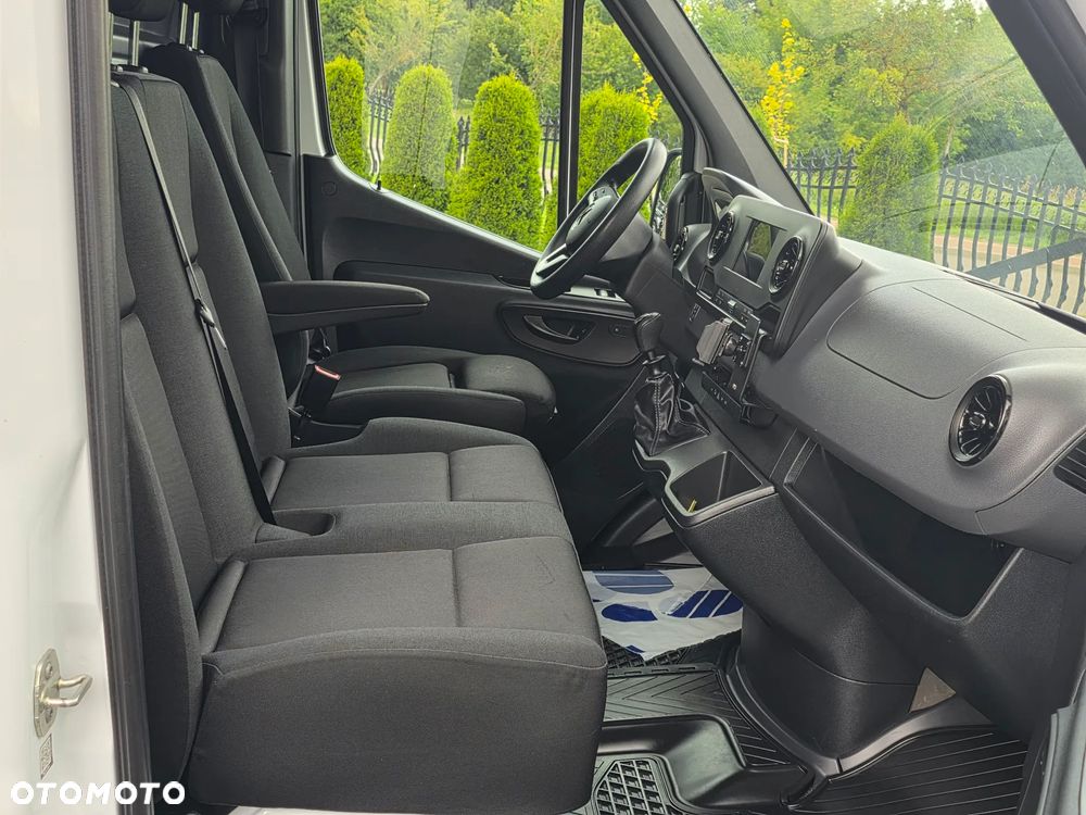 Mercedes-Benz Sprinter 317 - 7