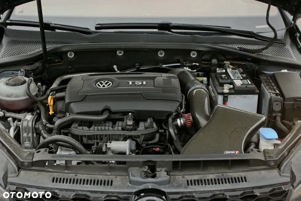 Volkswagen Golf - 33