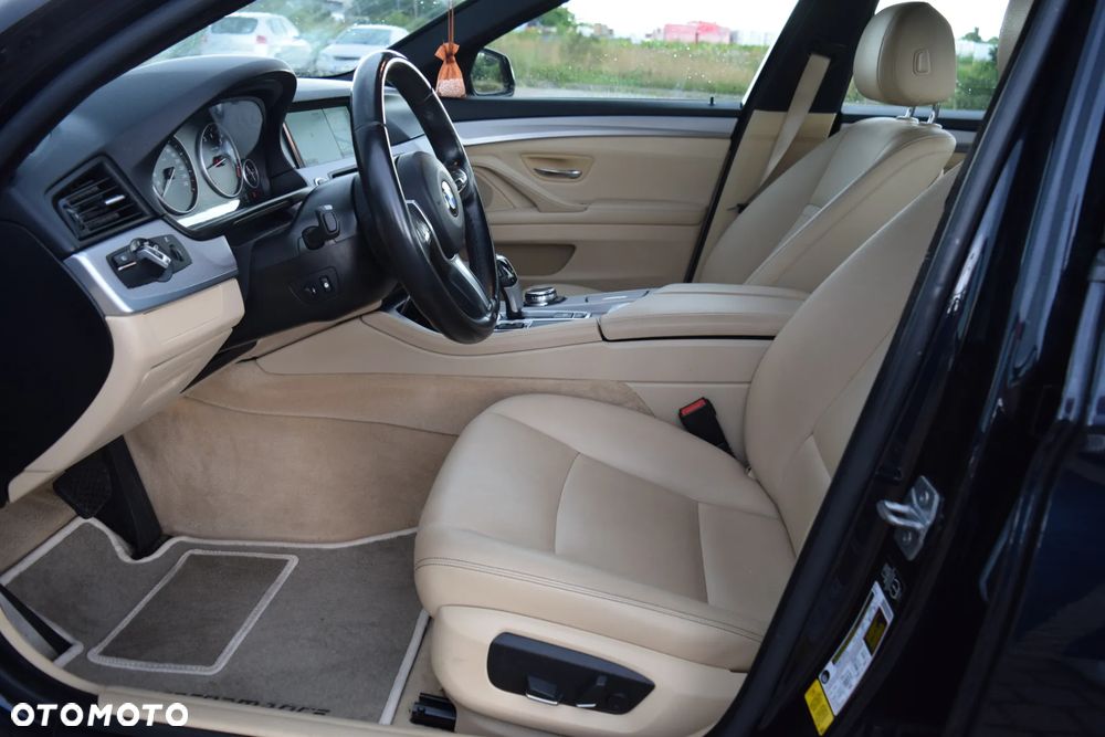 BMW Seria 5 535i Sport-Aut - 21