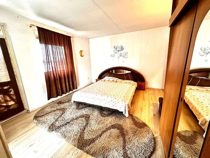 Casa la etaj, cu iesire la malul dunarii! - Imagine principală: 3/8
