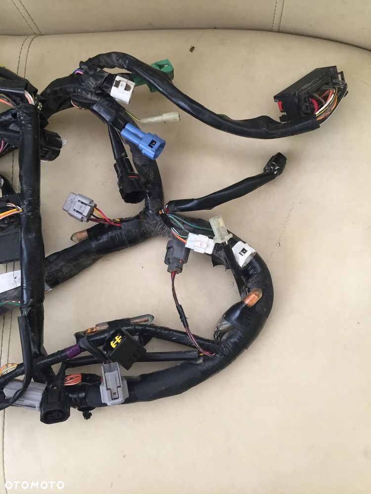 INSTALACJA WIĄZKA ELEKTRYCZNA SUZUKI GSR 750 - 6
