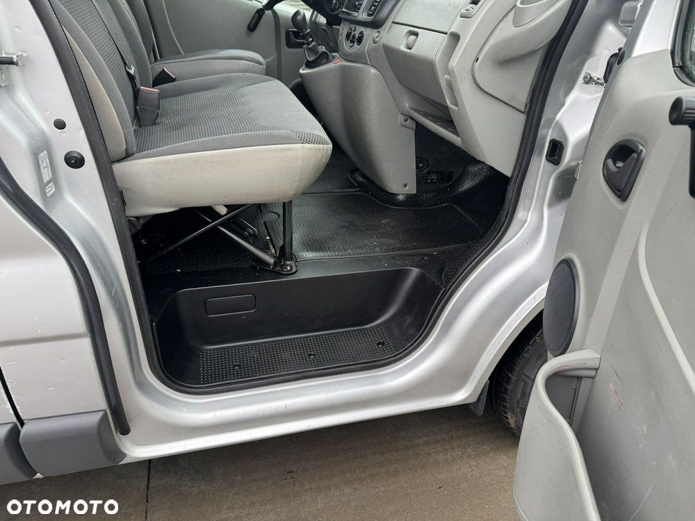 Opel Vivaro - 9