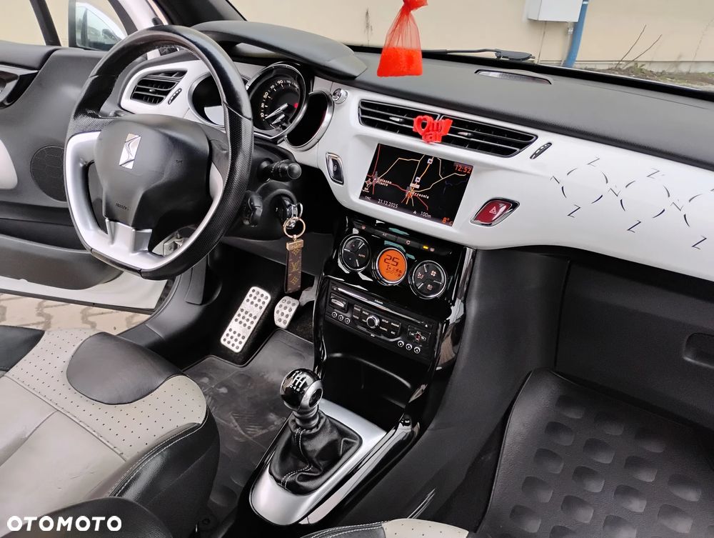 Citroën DS3 1.6 THP Ultra Prestige - 22