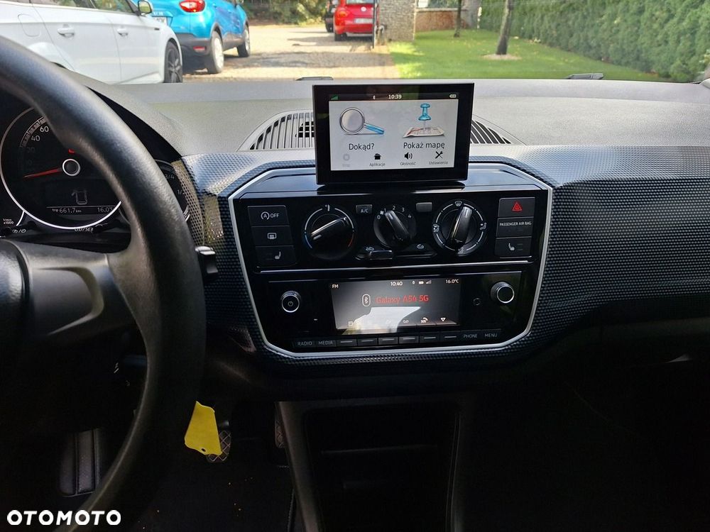 Volkswagen up! (BlueMotion Technology) move - 12