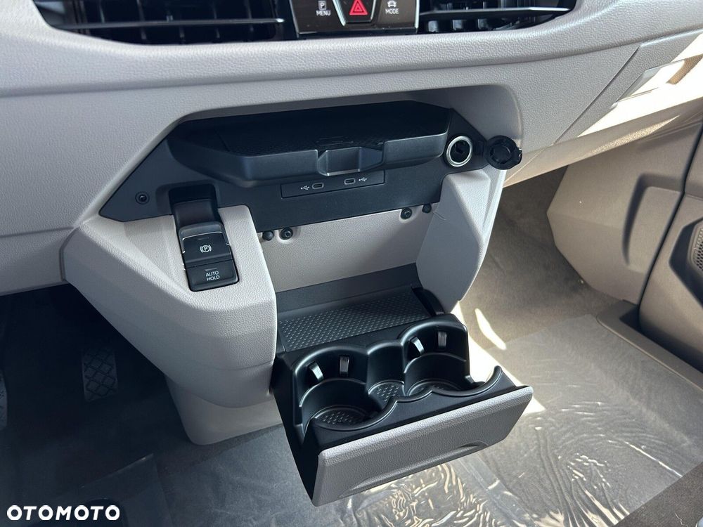 Volkswagen Multivan - 33