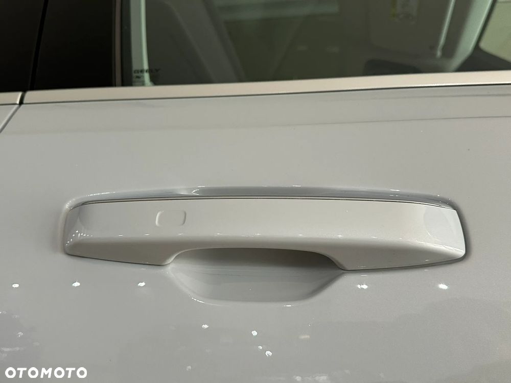 Geely M9 - 17