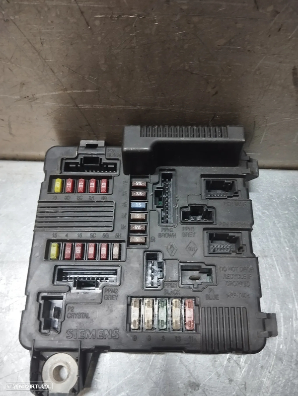 CAIXA DOS FUSIVEIS RENAULT MEGANE II / SCENIC REF. 8200306032A S118399200