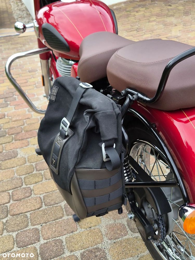 Royal Enfield Classic - 14