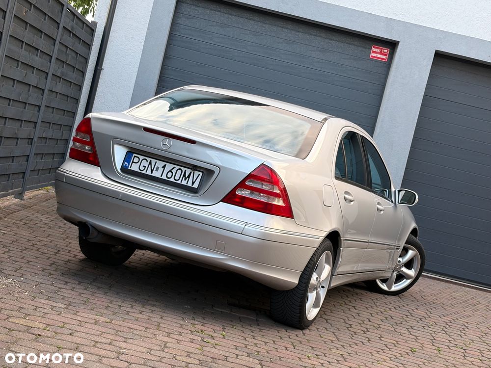 Mercedes-Benz Klasa C 180 Kompressor Avantgarde - 16