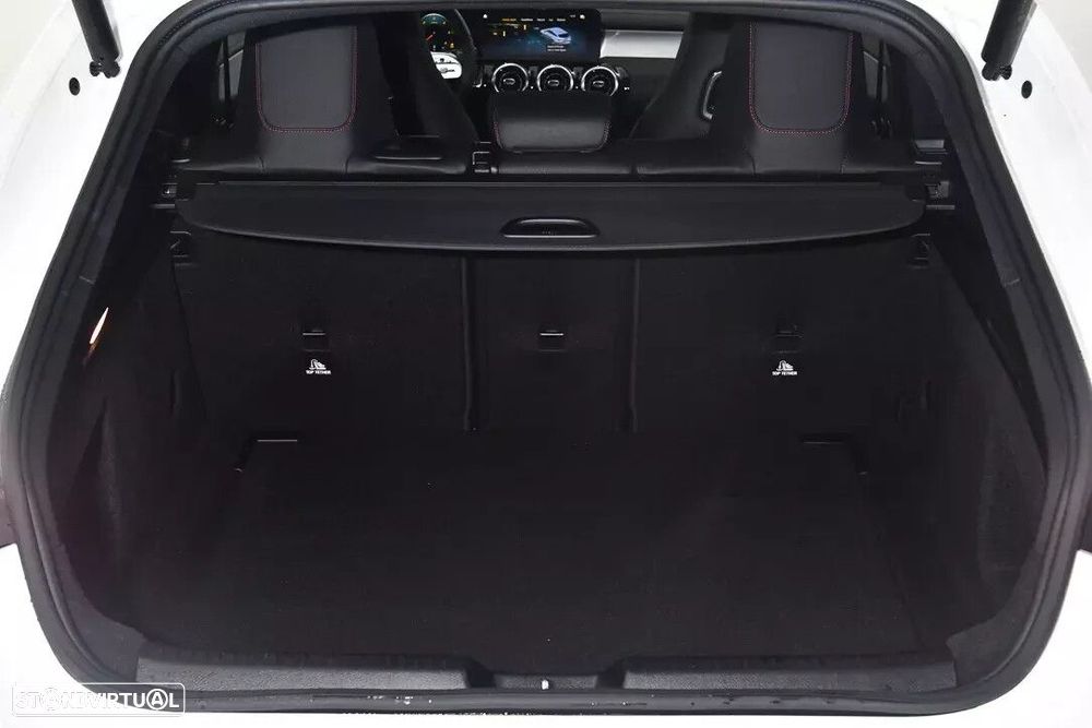 Mercedes-Benz CLA 180 - 12