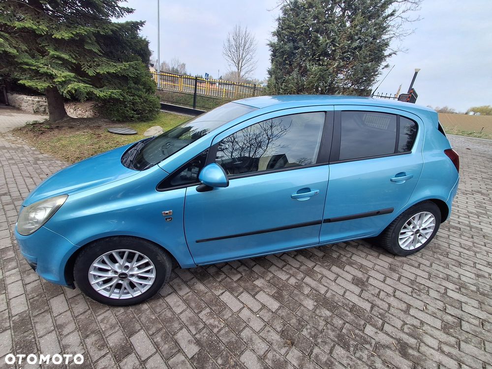 Opel Corsa 1.2 16V Cosmo - 3