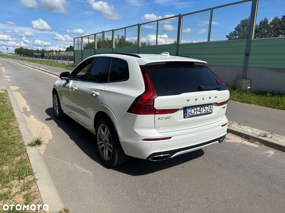 Volvo XC 60 T8 AWD Plug-In Hybrid R-Design - 8