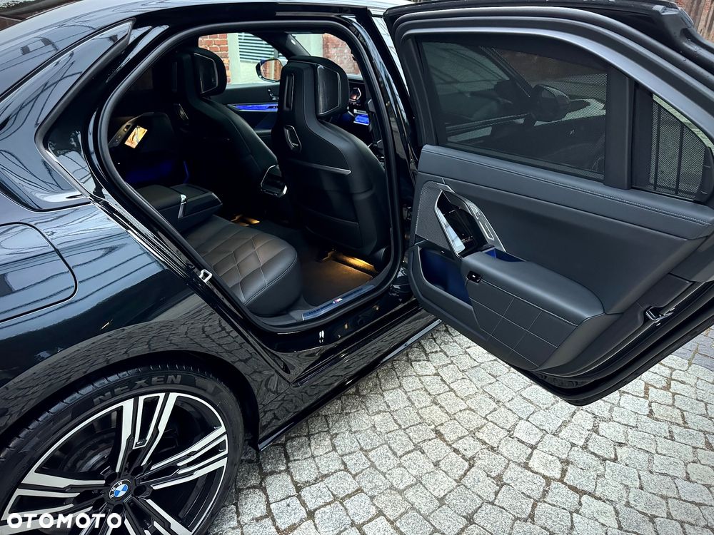 BMW Seria 7 740i - 22