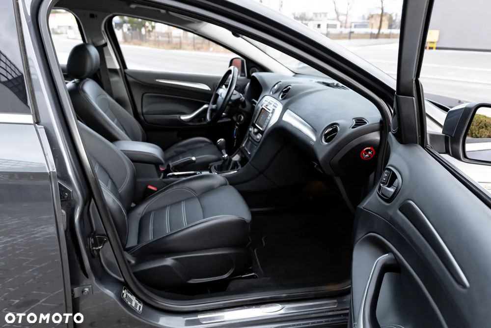 Ford Mondeo 2.5 Titanium X - 21