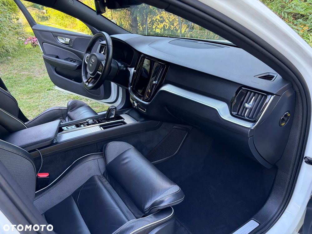 Volvo S60 B4 B R-Design - 30