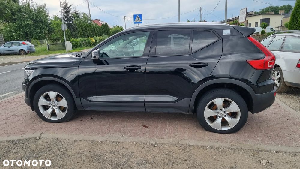 Volvo XC 40 T3 Geartronic Momentum Pro - 8