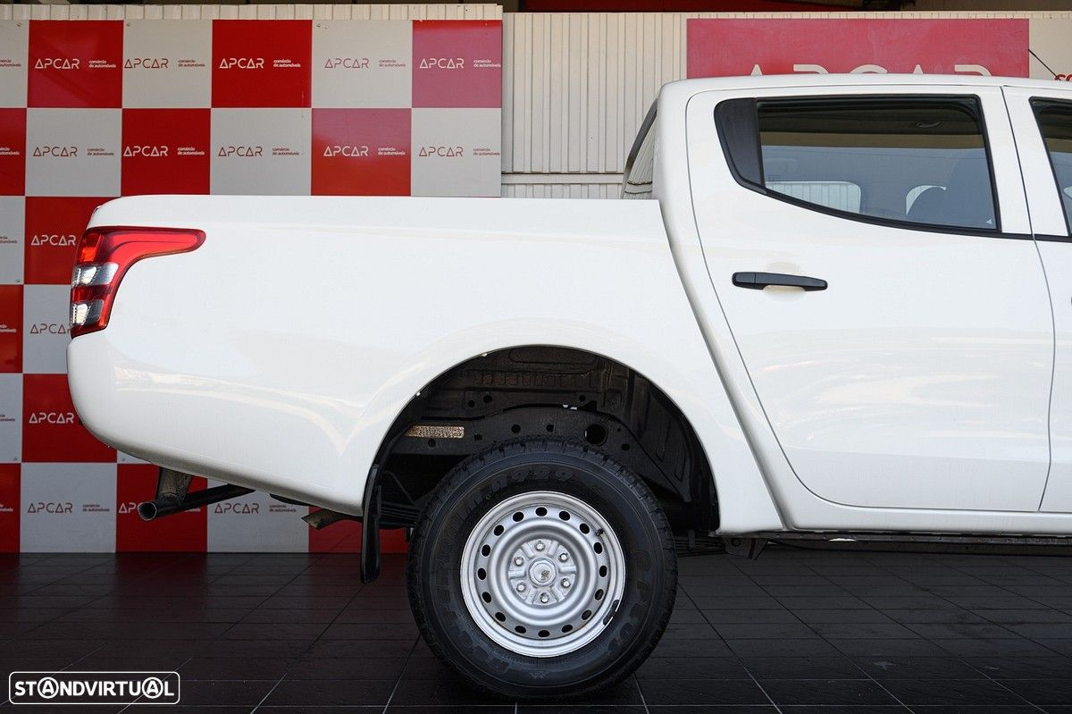 Mitsubishi L200 2.4 DI-D CD Invite 4WD - 9