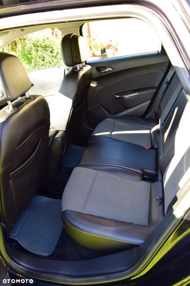 Opel Astra 1.4 Turbo Sports Tourer - 30