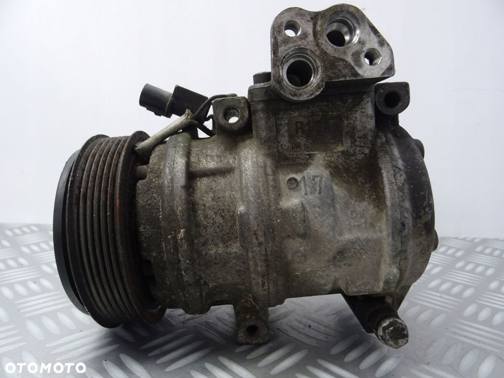 Sprężarka klimatyzacji Kia Carnival I 1998-2005 9C052-0050 ORYGINAŁ - 1