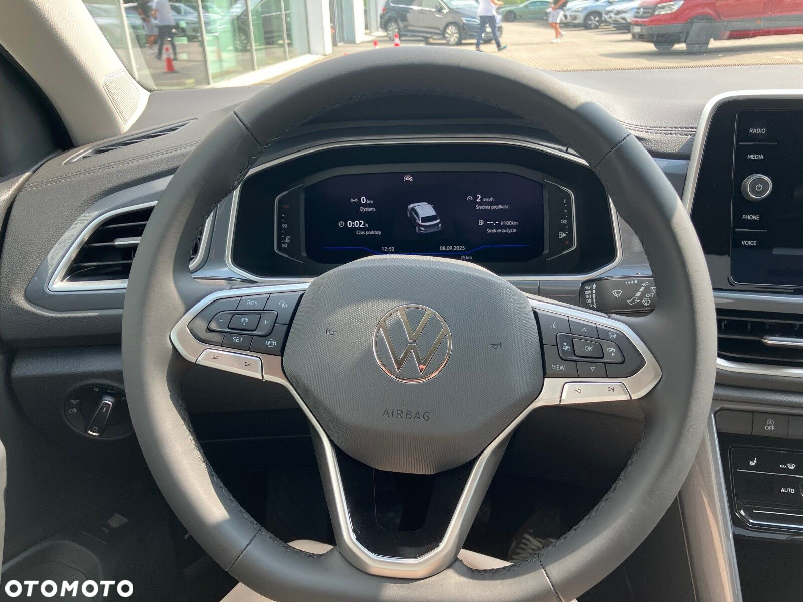 Volkswagen T-Roc - 7
