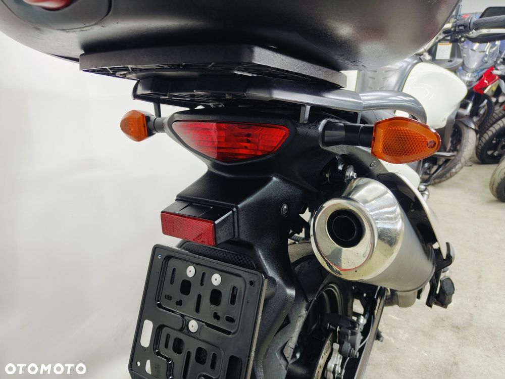 Suzuki V-STROM - 10