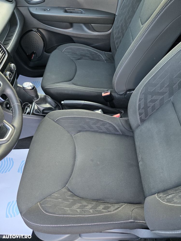 Renault Clio 1.2 16V 75 Limited - 12