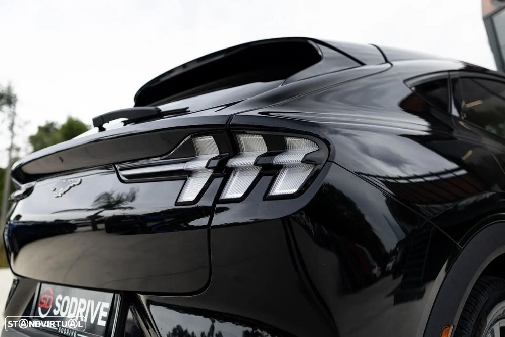 Ford Mustang Mach-E - 28