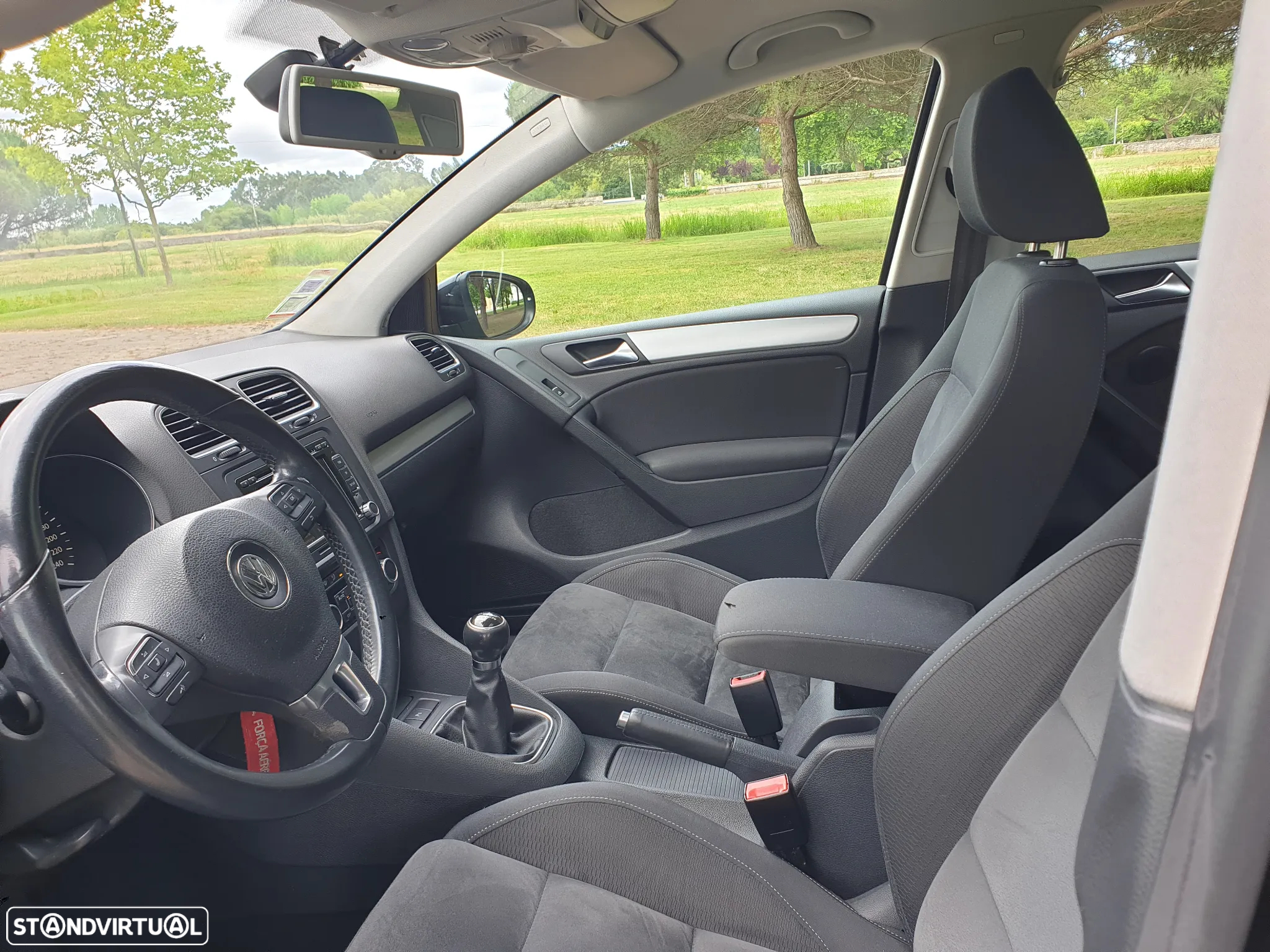VW Golf 1.6 TDi Highline - 25