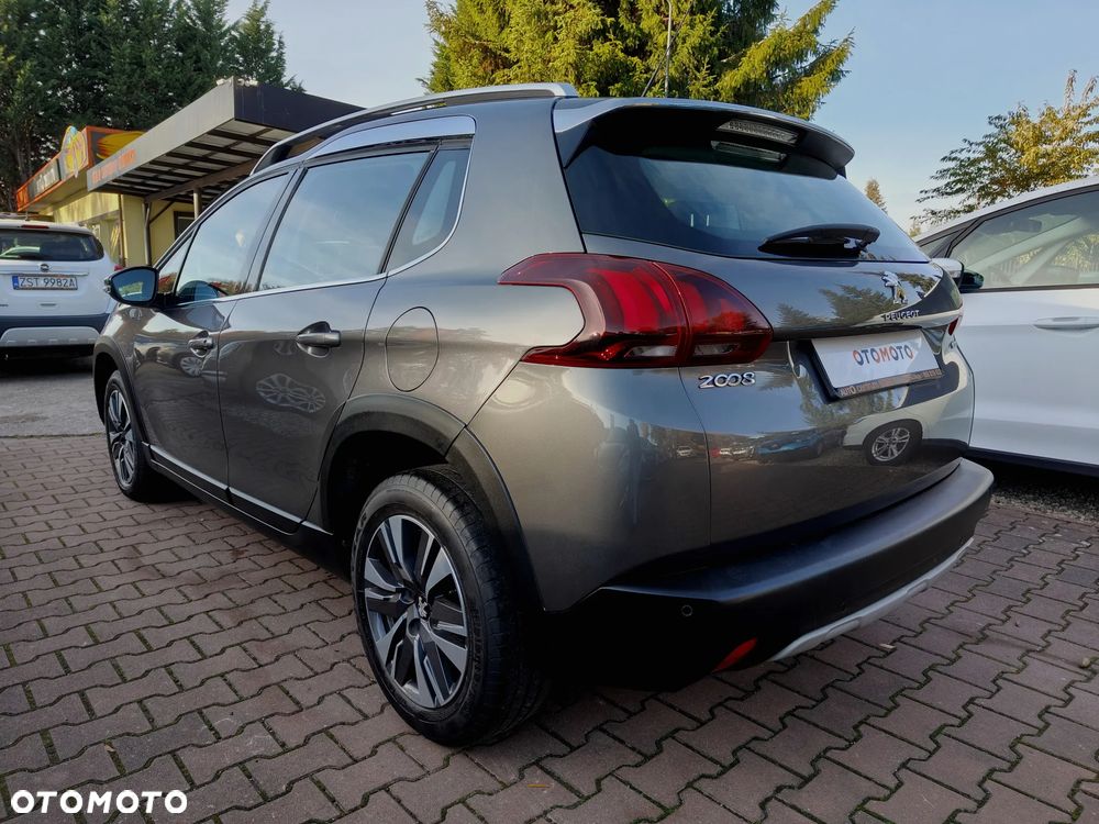 Peugeot 2008 1.2 Pure Tech Style S&S - 11