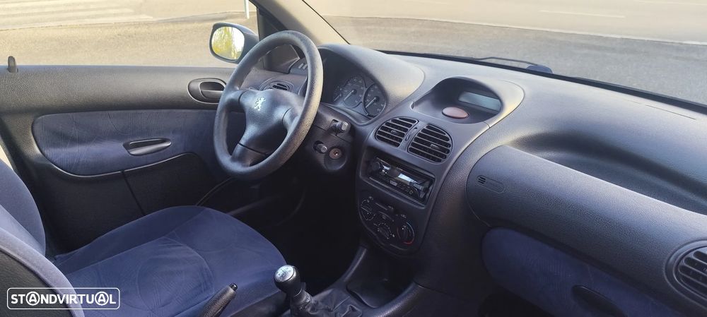 Peugeot 206 1.1 XR - 17
