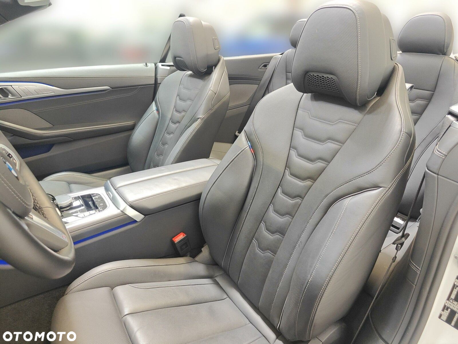 BMW Seria 8 840i - 12