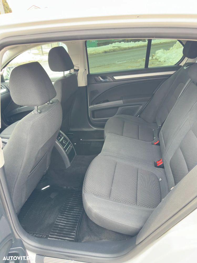 Skoda Superb 2.0 TDI Ambition - 8