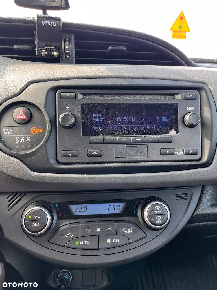 Toyota Yaris Hybrid 100 Active EU6 - 11
