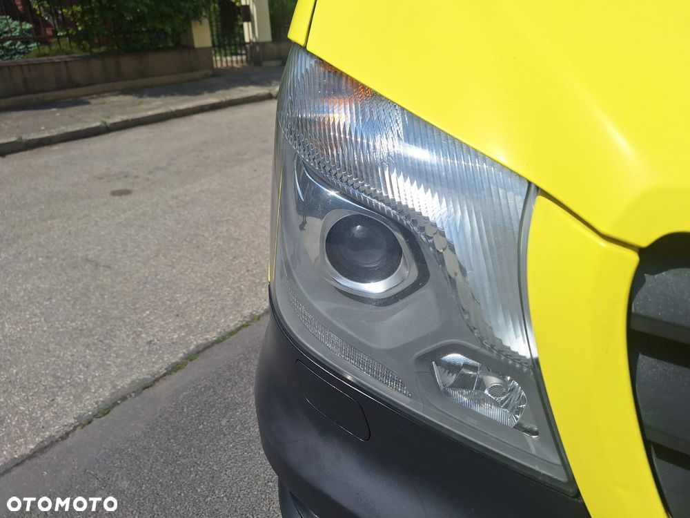 Mercedes-Benz Sprinter - 4