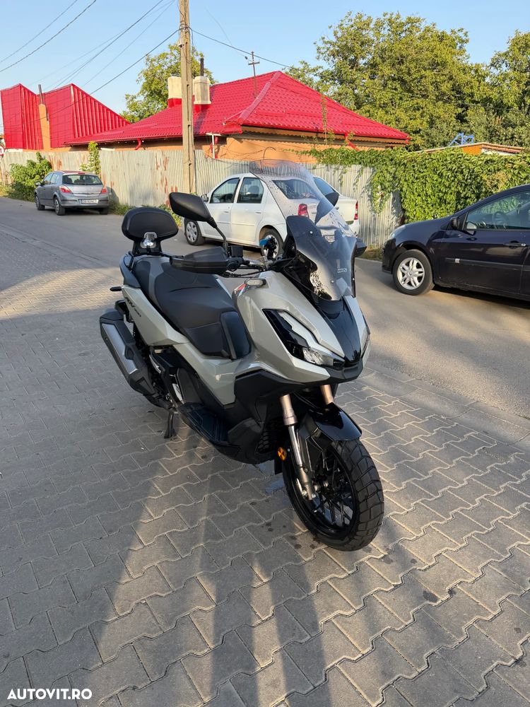 Honda ADV 350 - 1