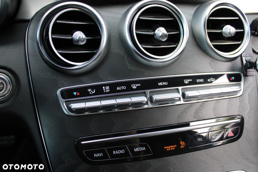 Mercedes-Benz Klasa C 200 9G-TRONIC AMG Line - 14