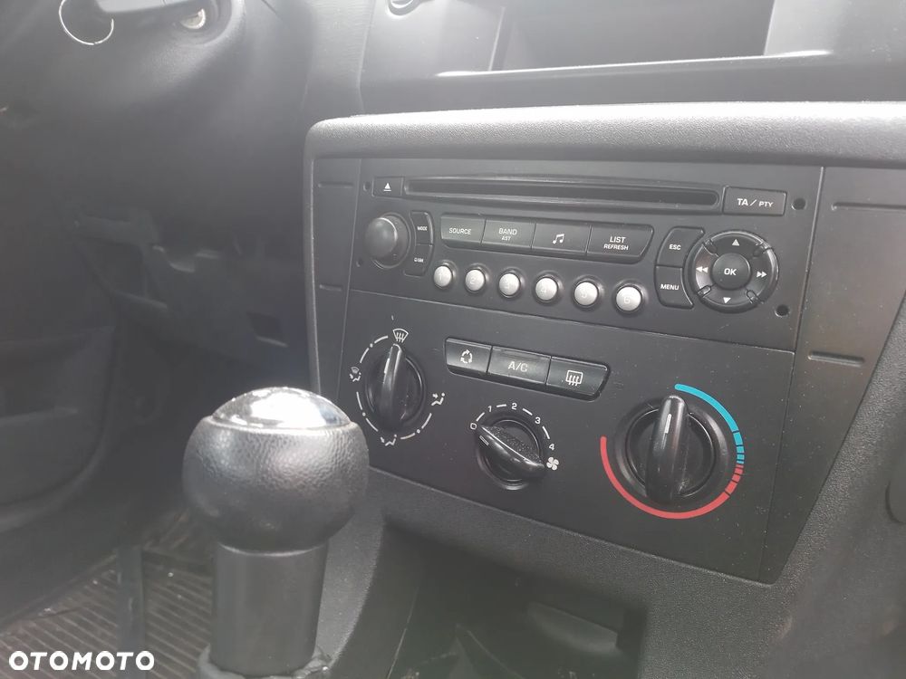 CITROEN C4 04-10 1.4 RADIO (KBC) - 1
