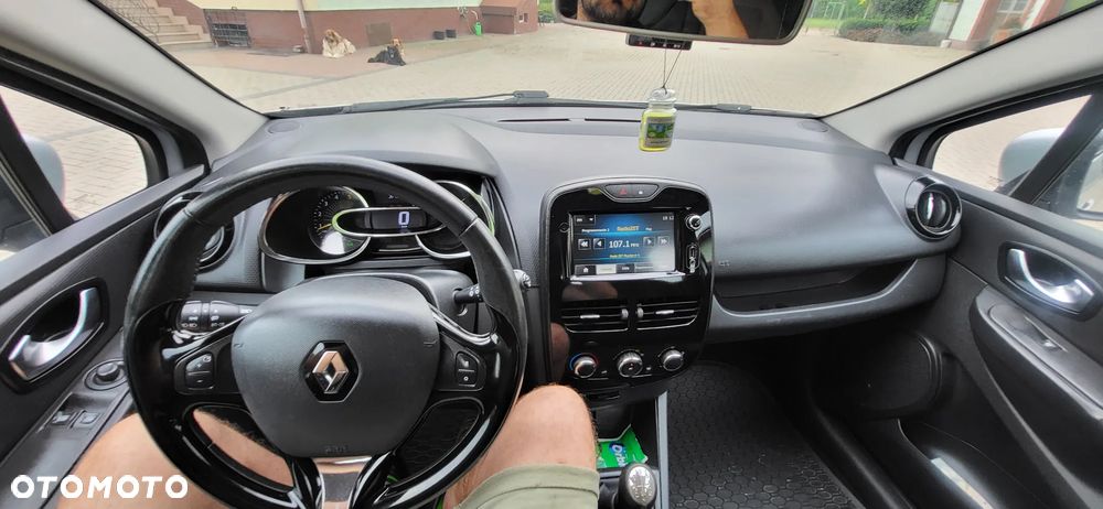 Renault Clio - 24