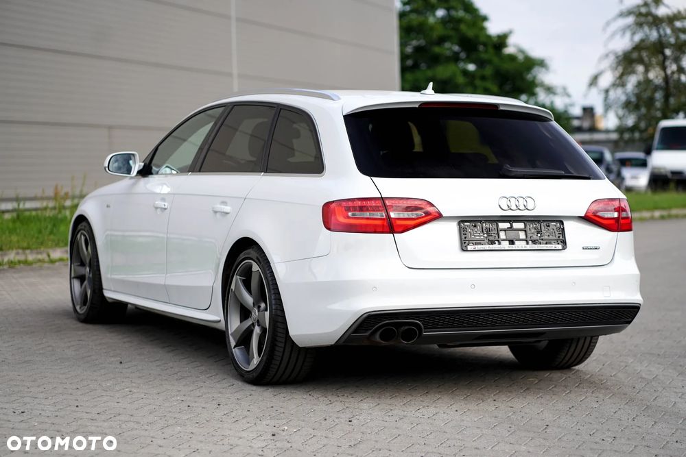 Audi A4 Avant 2.0 TDI Quattro Design S tronic - 12