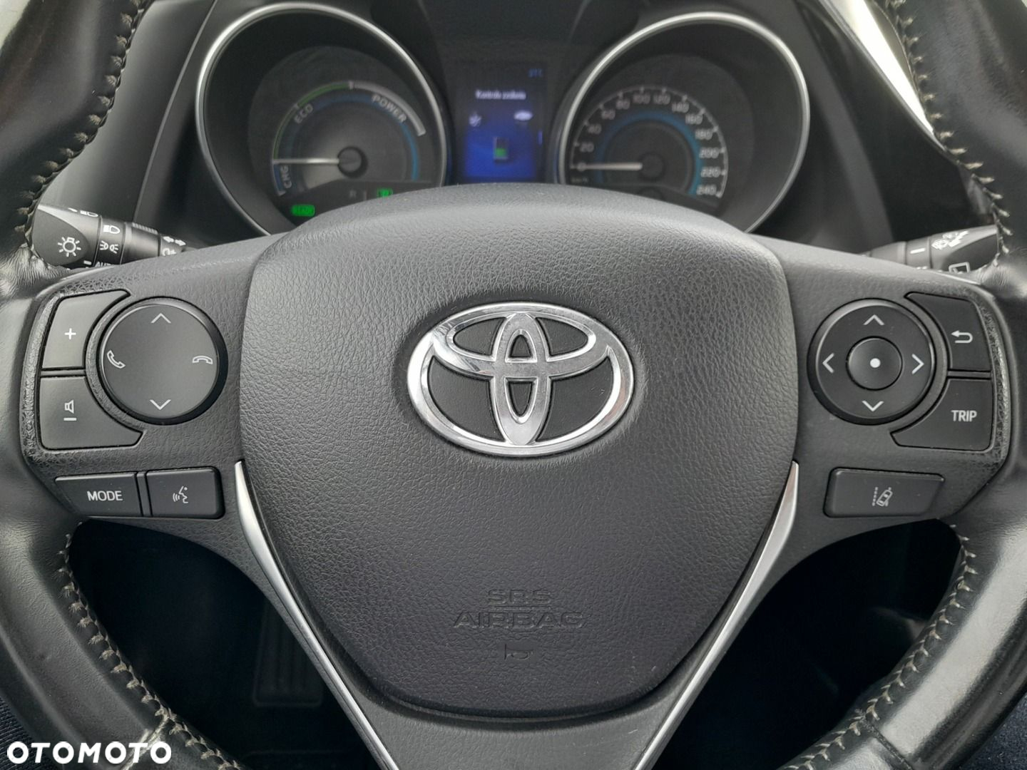 Toyota Auris - 10