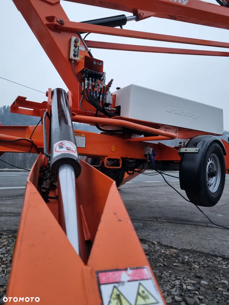 Nifty 170 HAC Zwyżka koszowa 17 metrów Podnośnik. jak Nowa z salonu 2016rok. PRĄD 230v. 4sekcje sterowania na dole Nowy model! Z komuny Norweskiej. Używana była 1 raz do roku. Serwisowana w DEKRA do końca  OKAZJA. Zwyżka Obrotowa. Poziomowanie kosza. Pełna Hydraulika. - 14