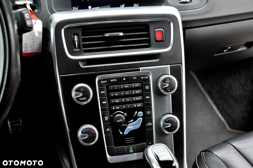 Volvo V60 D3 R-Design - 23