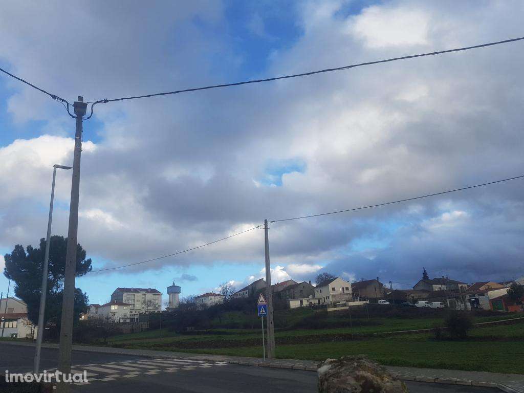 Vende-se terreno no Centro do Sabugal - Grande imagem: 3/7