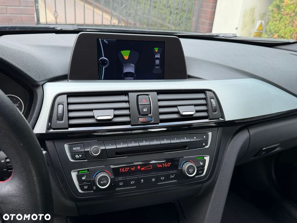 BMW Seria 3 318d Blue Performance Sport Line - 17